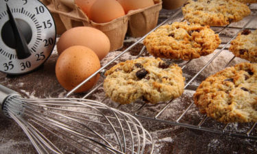 3 healthy twists to the classic oatmeal raisin cookies recipe