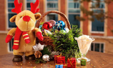 5 gift items you can put in a Christmas hamper for your colleague