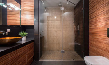 5 significant benefits of walk-in showers for seniors