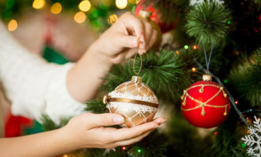 Adorn your home this Christmas with affordable Christmas crafts
