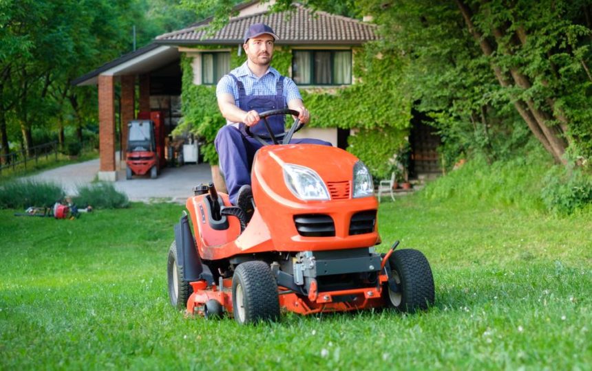 All about Choosing the Right Lawnmower