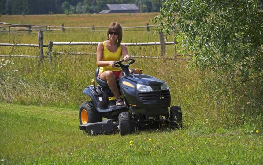 Best 5 Small Riding Lawn Mowers