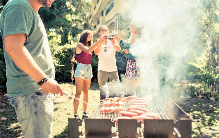Buy the Right Grill for Outdoor Cooking this Summer
