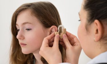 Digital vs analog hearing aids – which one to choose