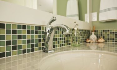 Factors to consider before using a peel and stick tile
