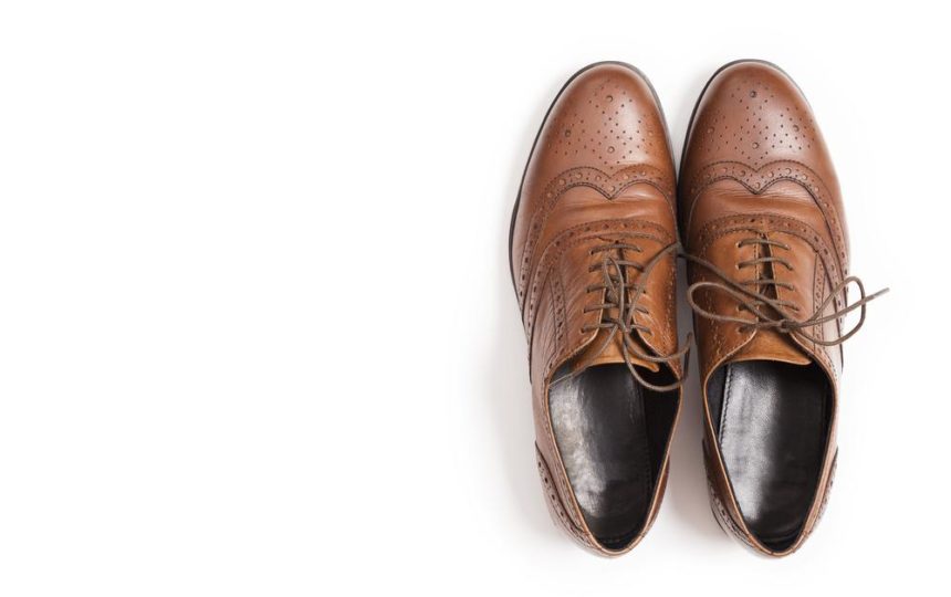 Facts about the best brands offering extra-wide men’s shoes