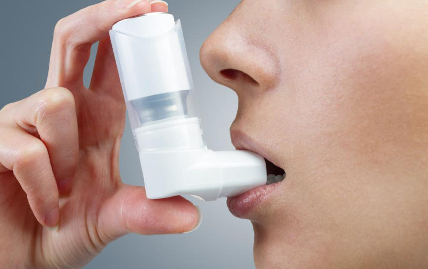 How is severe asthma treated?