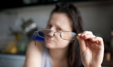 How to buy a perfect pair of eyeglasses online