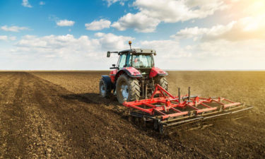 How to choose a compact tractor?