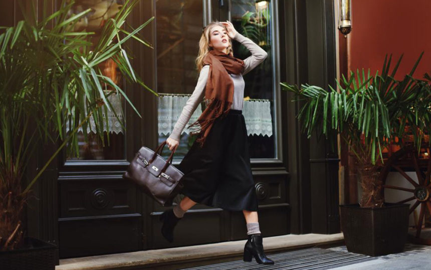 How to choose a weekend getaway designer handbag?
