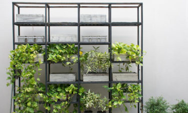 How to organize using wire shelves