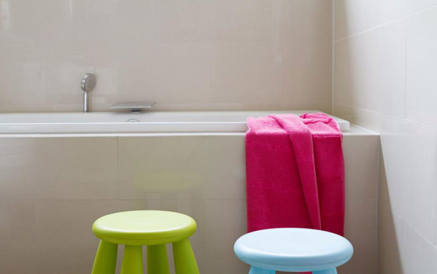How to use colors in children’s bathroom