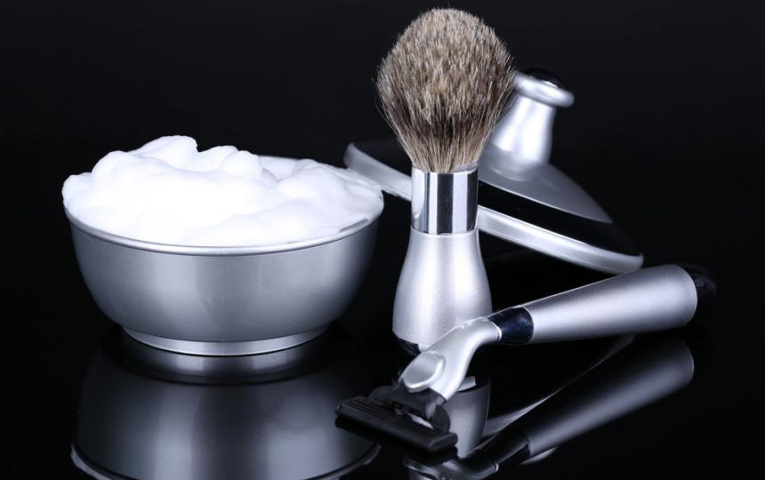 Luxurious shaving sets for men