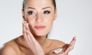 Maintain Radiance and Hydration with Moisturizers for Dry Skin