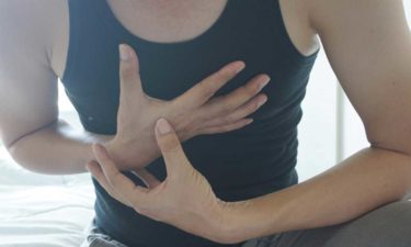 Pain in the Right Side of the Chest – What Does it Mean