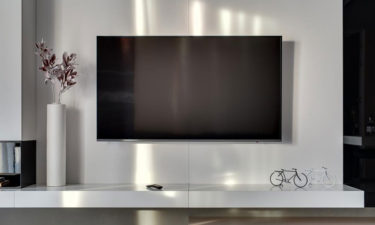 Picking the right 80-Inch TV for your living room