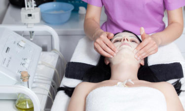 Points to consider before opening up your own salon and spa parlor