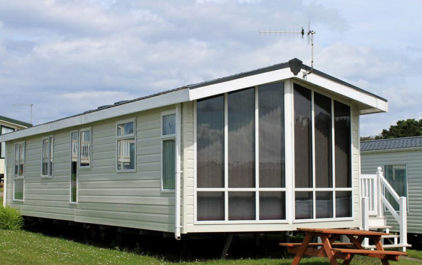 Pros and cons of owning a pre-owned mobile home