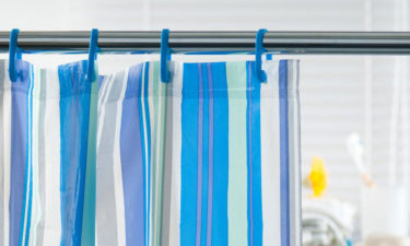 Selecting the right shower curtain rods for your bathroom