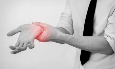 The symptoms, similarities and treatment of rheumatoid arthritis and lupus