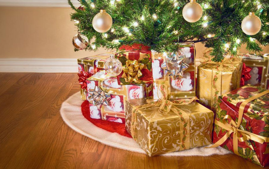 Tips for buying the right Christmas tree skirt