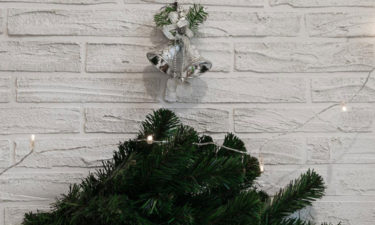 Tips for decorating your 12 ft pre-lit Christmas garland