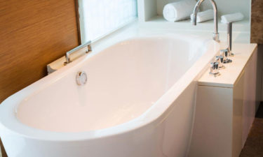 Tips on buying a bathtub