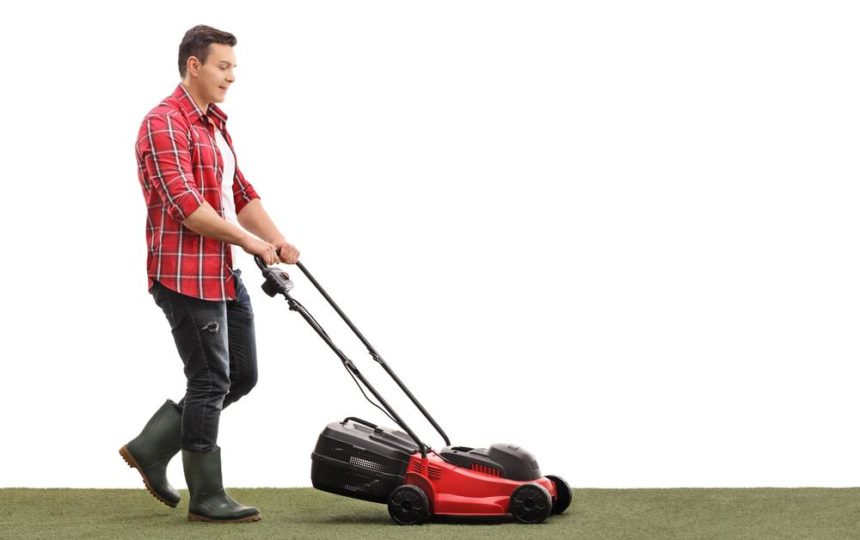 Tips to buy lawn mowers in lawnmower sale