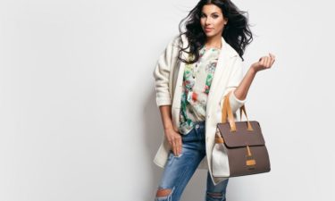 Tips to purchase designer handbags at discounted rates