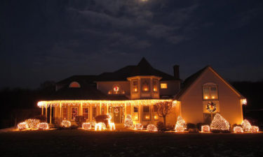 Tips to safely use outdoor Christmas lights during this holiday season