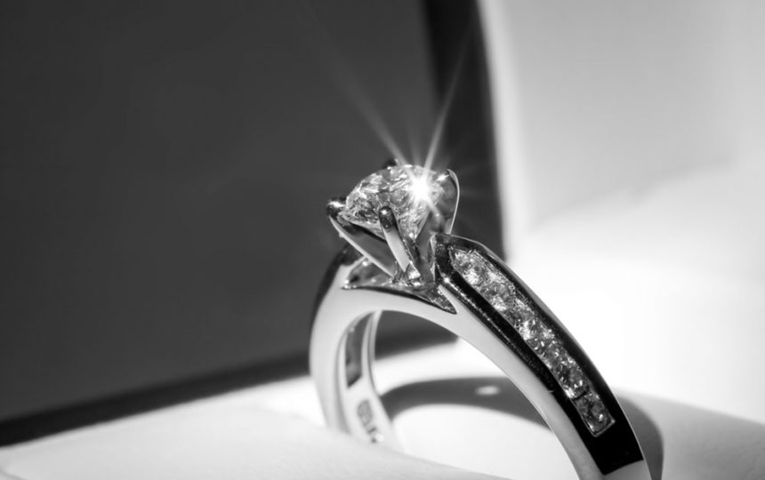 Top 3 jewellers for buying customized engagement rings