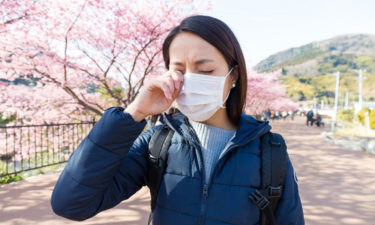 Few tips to avoid pollen allergies