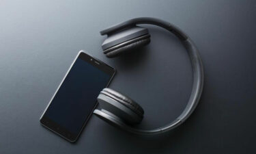 Digital wireless headphones – Features, types and more