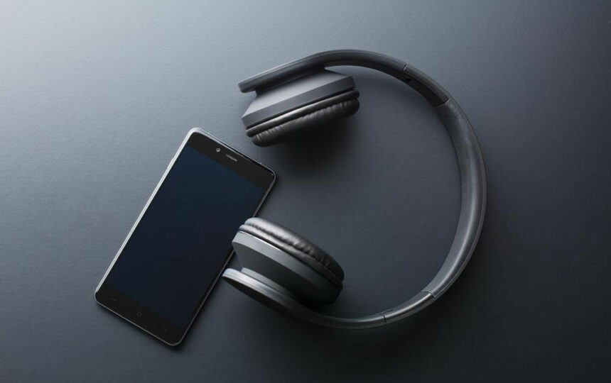 Digital wireless headphones – Features, types and more