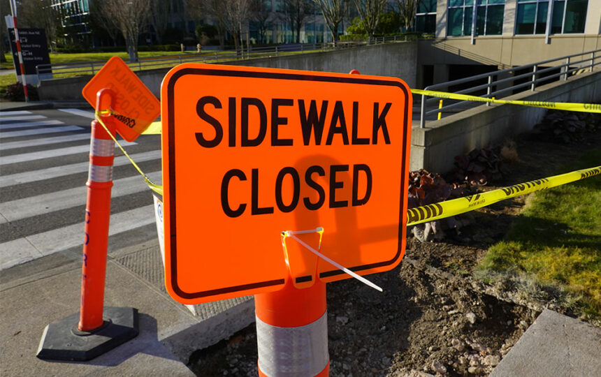 4 useful designs for sidewalk closed signs