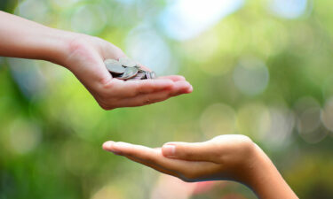 4 important benefits of giving back