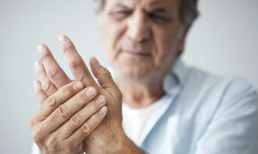 Arthritis – Types, signs and risk factors